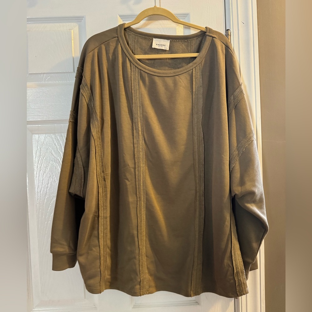 ANDREE BY UNIT Khaki Textured Top